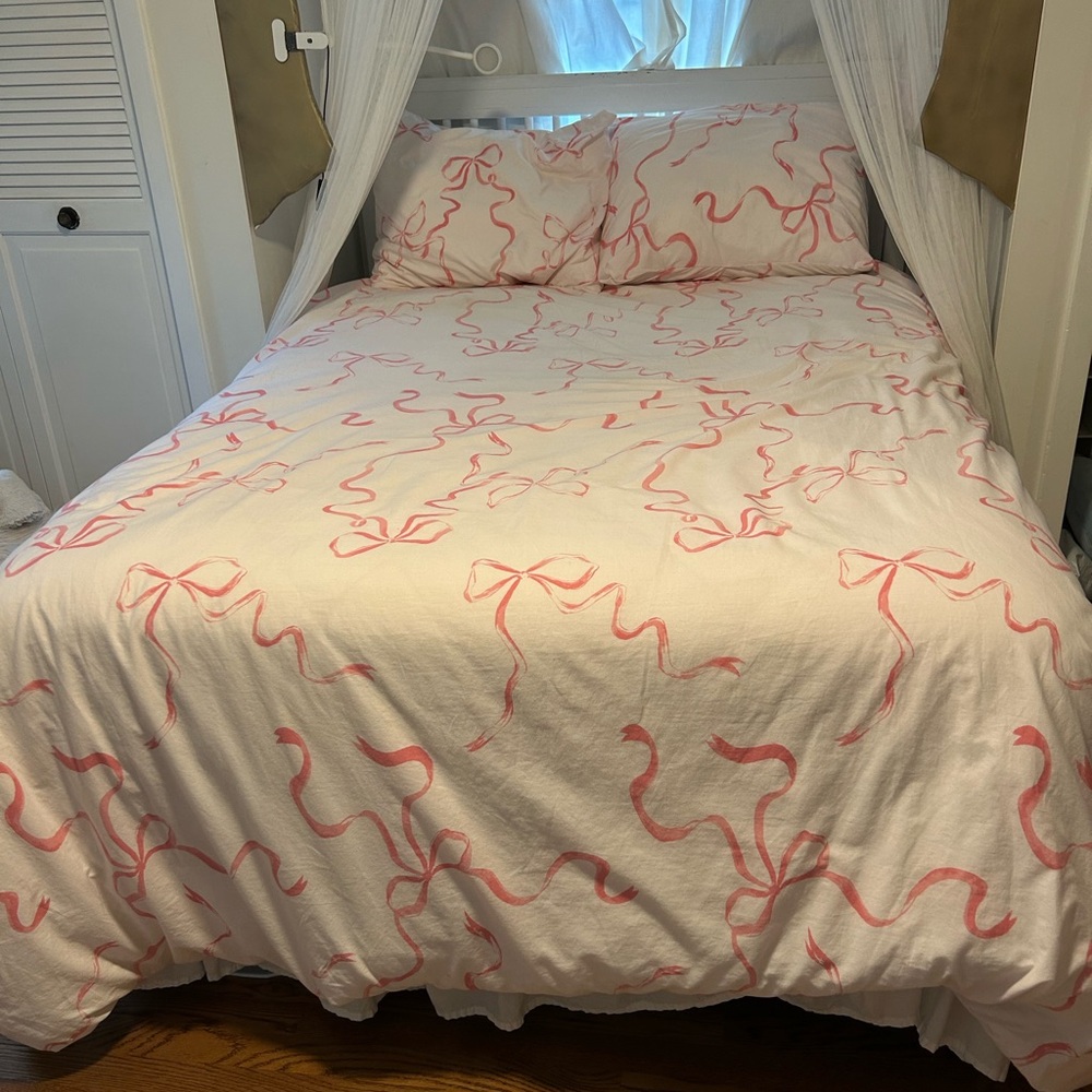 Pink Ribbon Pattern duvet cover and shams